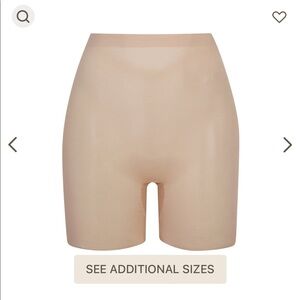NWT Skims Sheer Sculpt Low Back Shorts